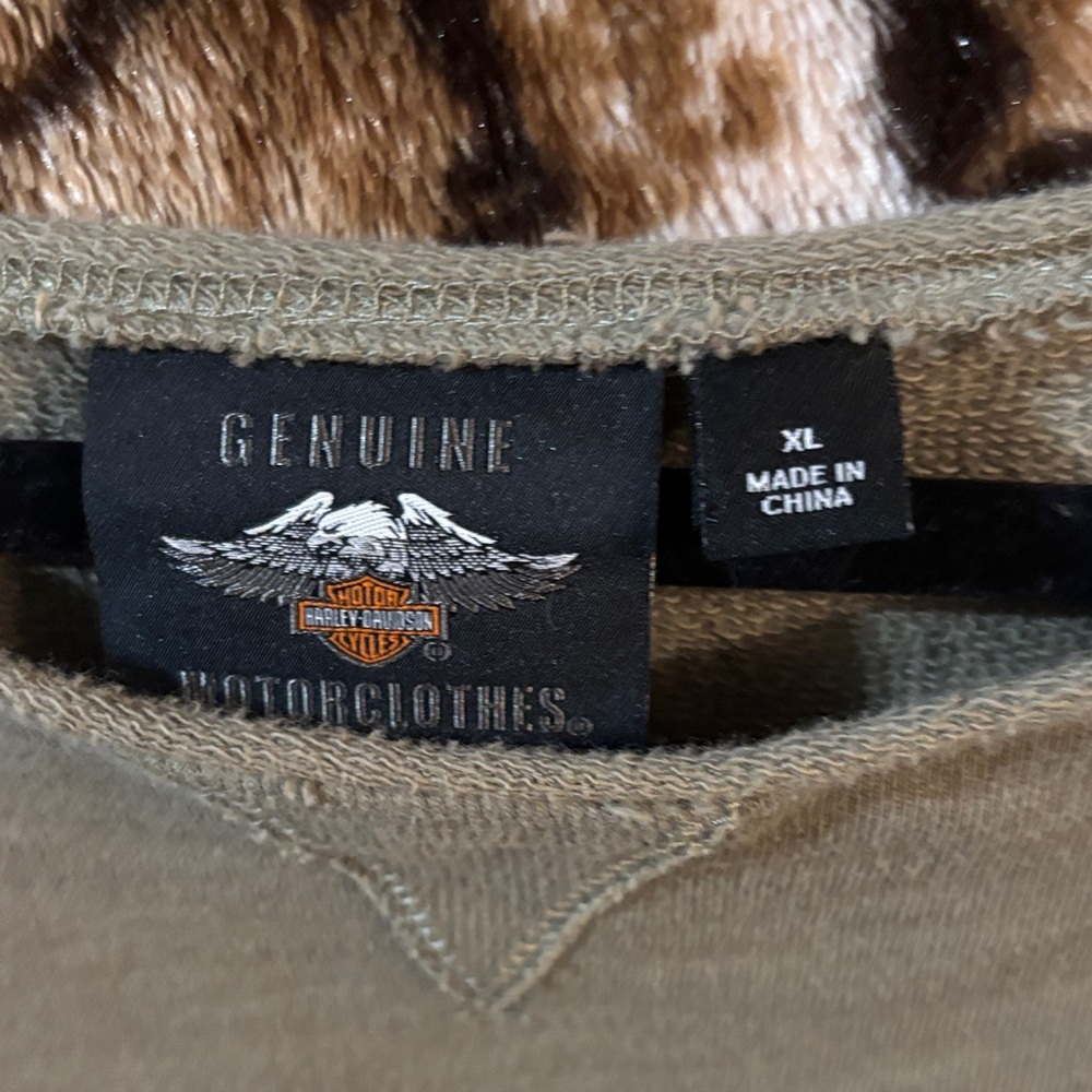 Harley-Davidson Women's olive green 2 tone Crew Neck Sweatshirt scoop neck - Picture 2 of 4